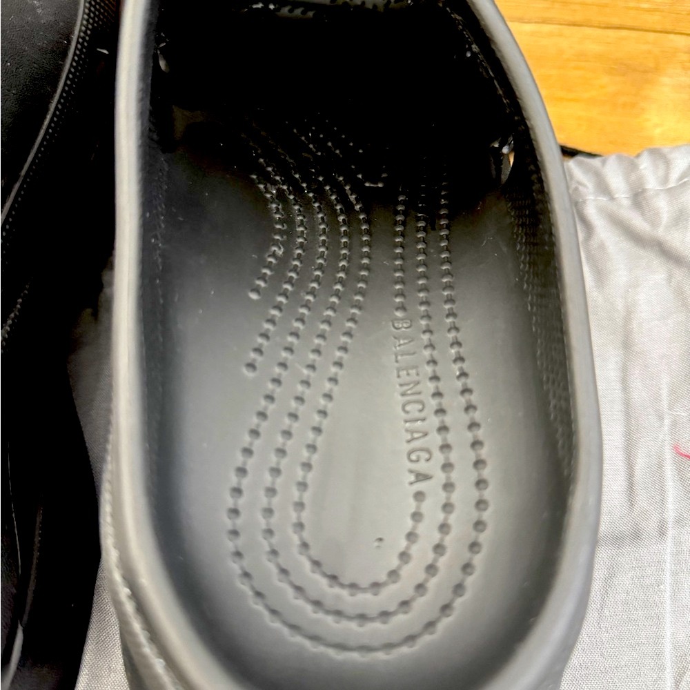 Balenciaga Pool Crocs Slide Sandal - Black, Size 9.5 (39) - Picture 10 of 14